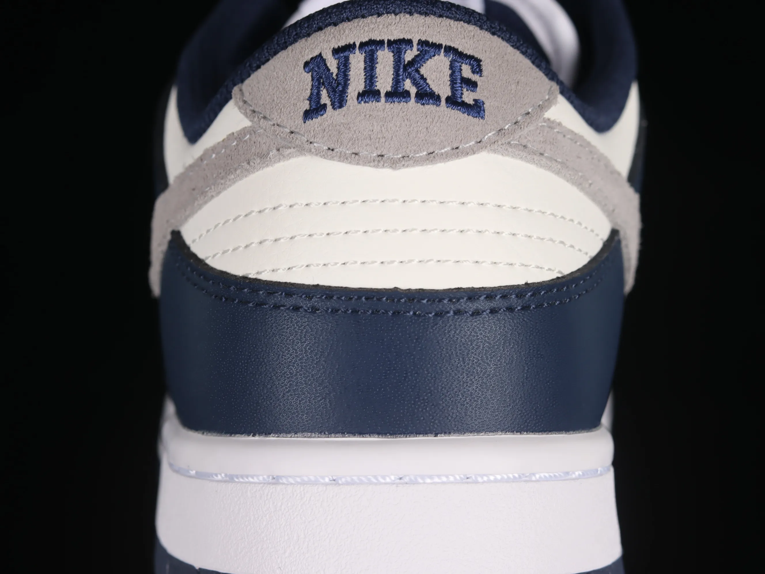 All categories Nk SB Dunk series Nk SB Dunk Low low-top sneakers Nk Dunk Low "Midnight Navy" blue and white SB low-top sports and leisure sneakers FD9749-400